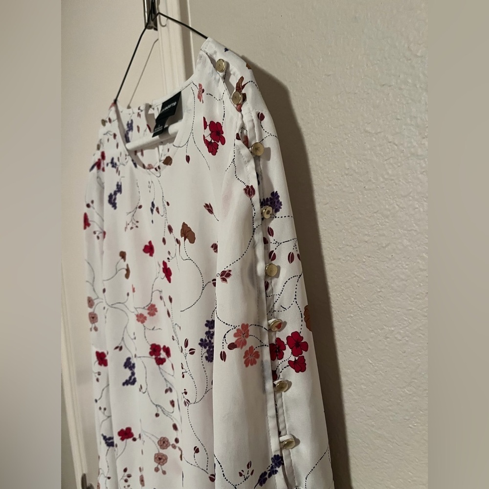 Liz Claiborne Large Floral Blouse White Long Sleeve Gold Button Accent Top - Picture 6 of 9